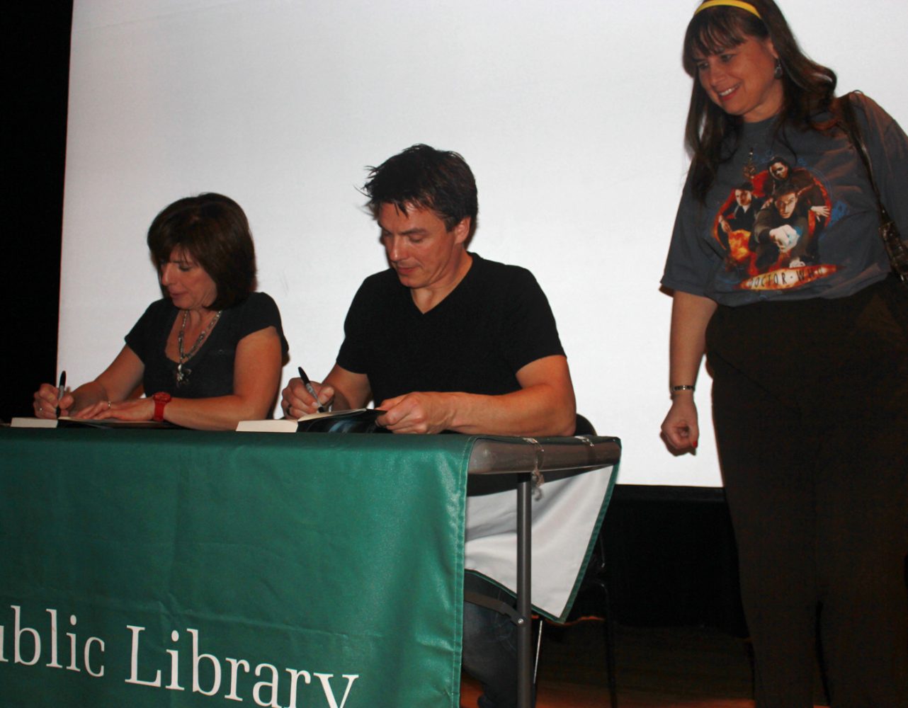 Skokie+Public+Library+Hosts+John+Barrowman+Book+Tour