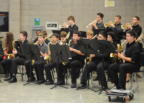 Niles West to Host Showcase of Bands Concert