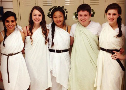 How To Make A Toga Out Of A Sheet