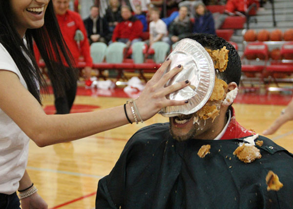 Constante, Song Lead in Pie-in-the-Face Voting 