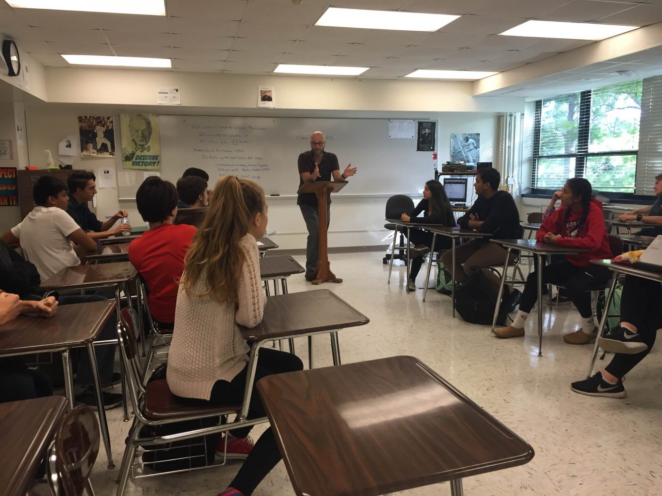 Students discuss the recent presidential debates in Joe Edwards AP Government class during third period Wednesday, Sept. 28. Photo by Isa Gil.