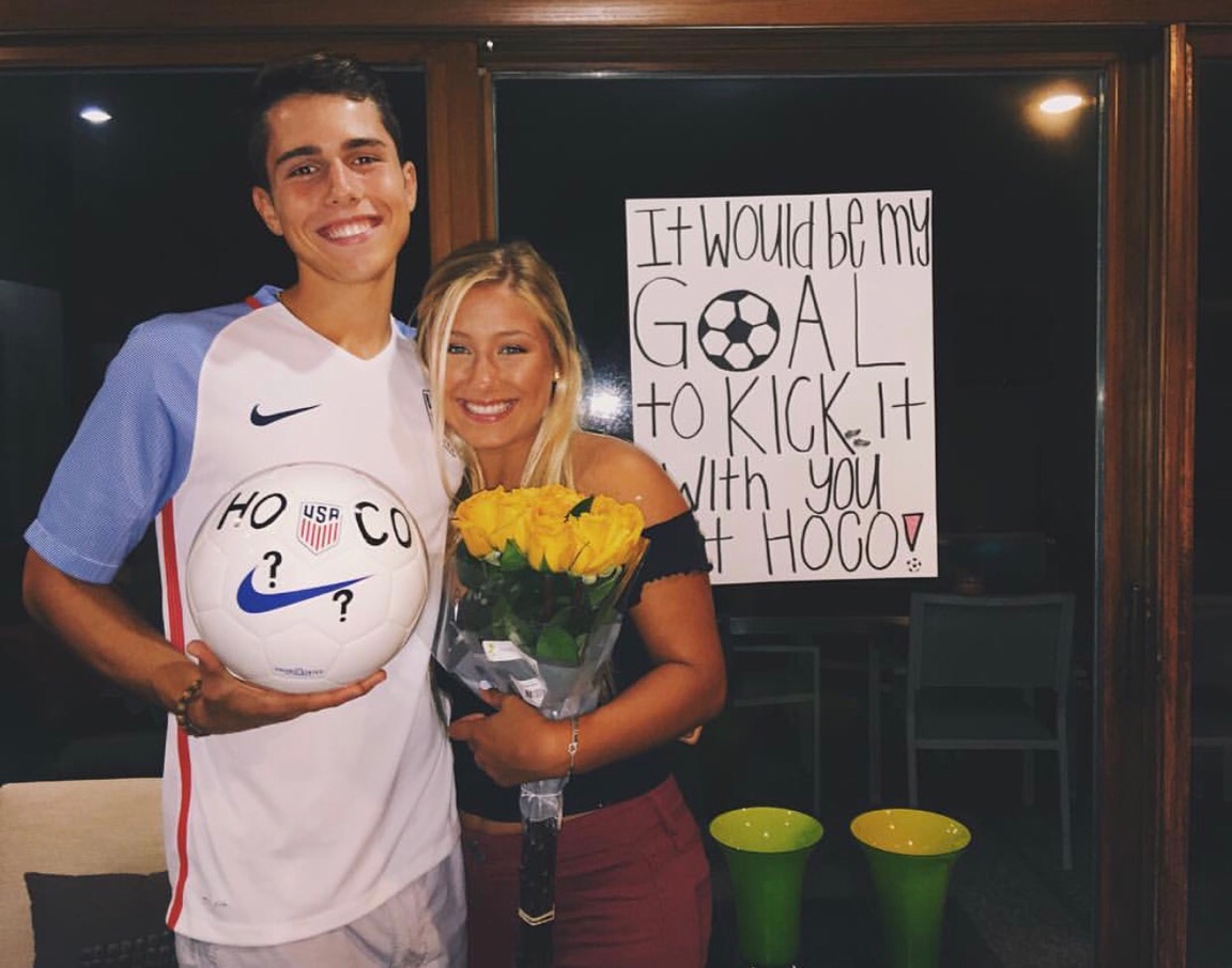 The Season has Arrived: 2017 Cutest Homecoming Proposal Contest