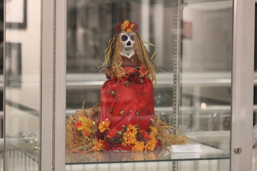 Doll+put+on+display+for+Dia+de+los+Muertos+art+show.