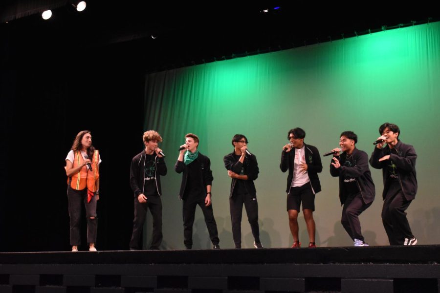 The audience is serenaded by Niles West A Cappella group Echo Effect.
