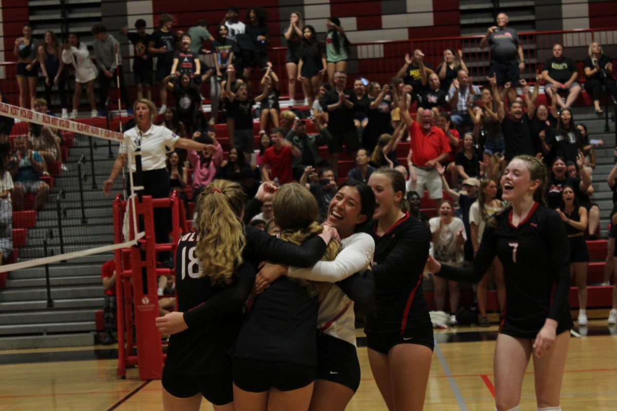 Wolves celebrate an amazing point after a long rally. 