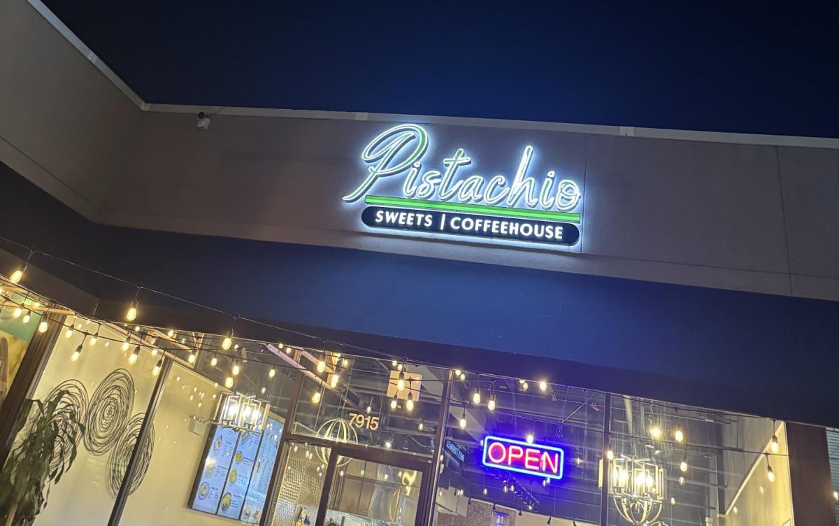 The outside of Pistachio: Sweets & Coffeehouse.
