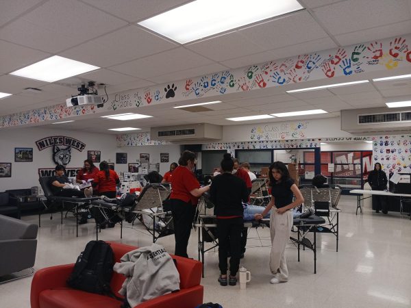 Navigation to Story: Niles West Red Cross Club Hosts Annual Blood Drive