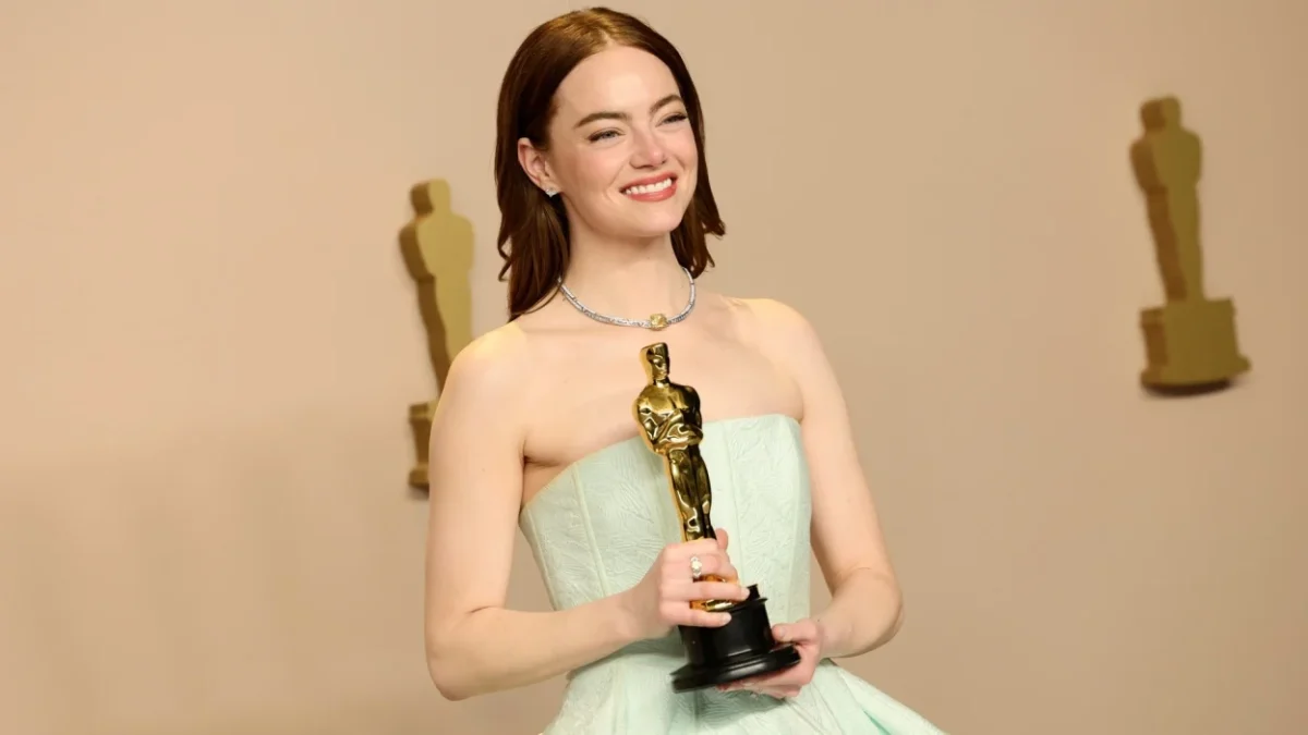 Actress Emma Stone holding her award for Best Actress at the 2024 Oscars.
(Photo by Arturo Holmes/Getty Images)