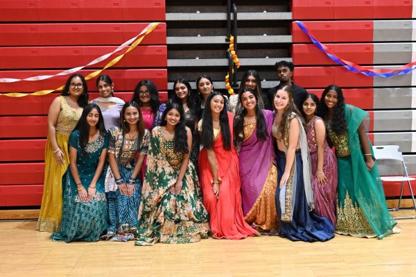 Navigation to Story: South Asian Student Association Hosts Garba Night