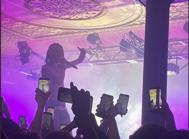 Nettspend performing "Make It Bleed" at the Old National Center in Indianapolis, Indiana.